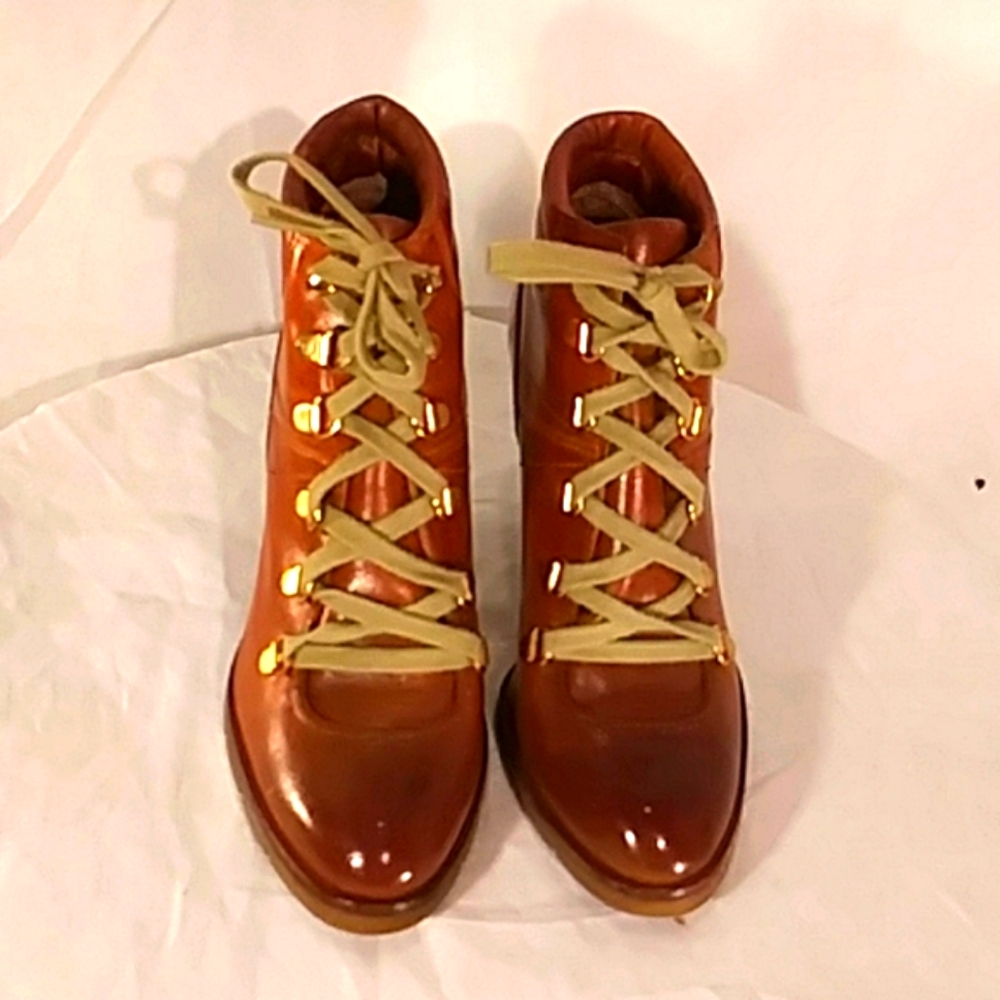 Beautiful Michael Kors Luggage Leather Booties